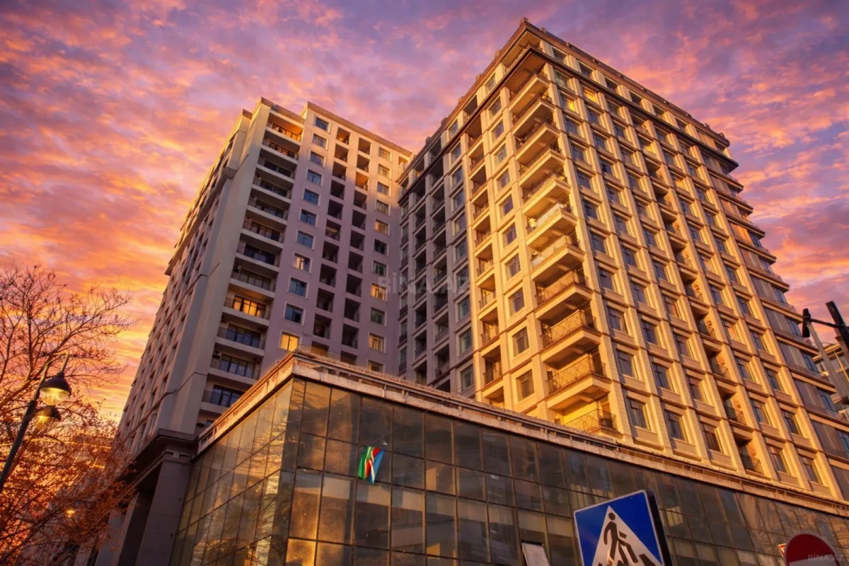 Satılır 4 otaqlı mənzil 170 m²