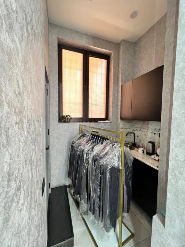 Satılır obyekt 100 m²