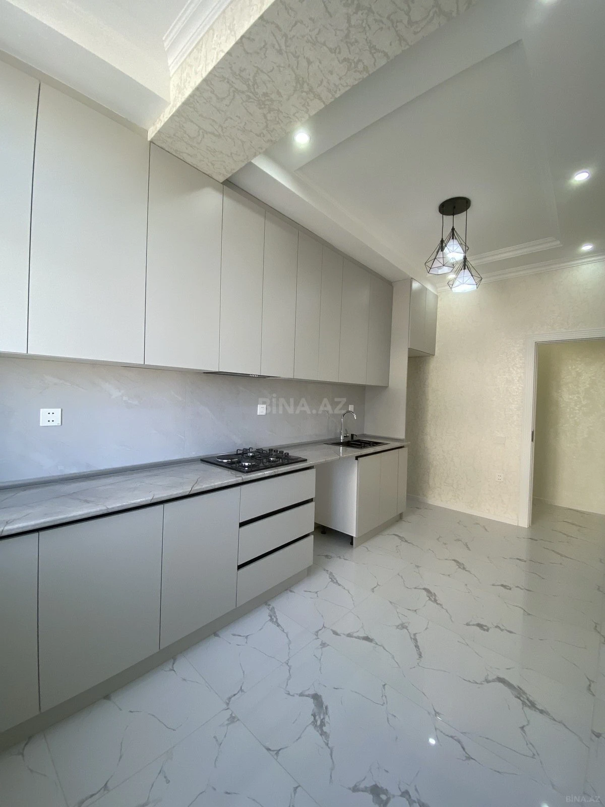 Satılır 2 otaqlı mənzil 75 m²