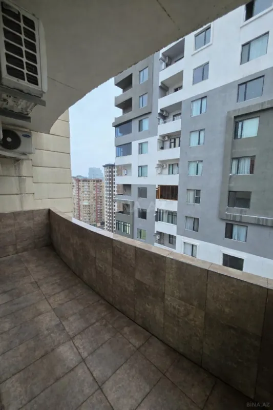 Kirayə verilir 3 otaqlı mənzil 124 m²