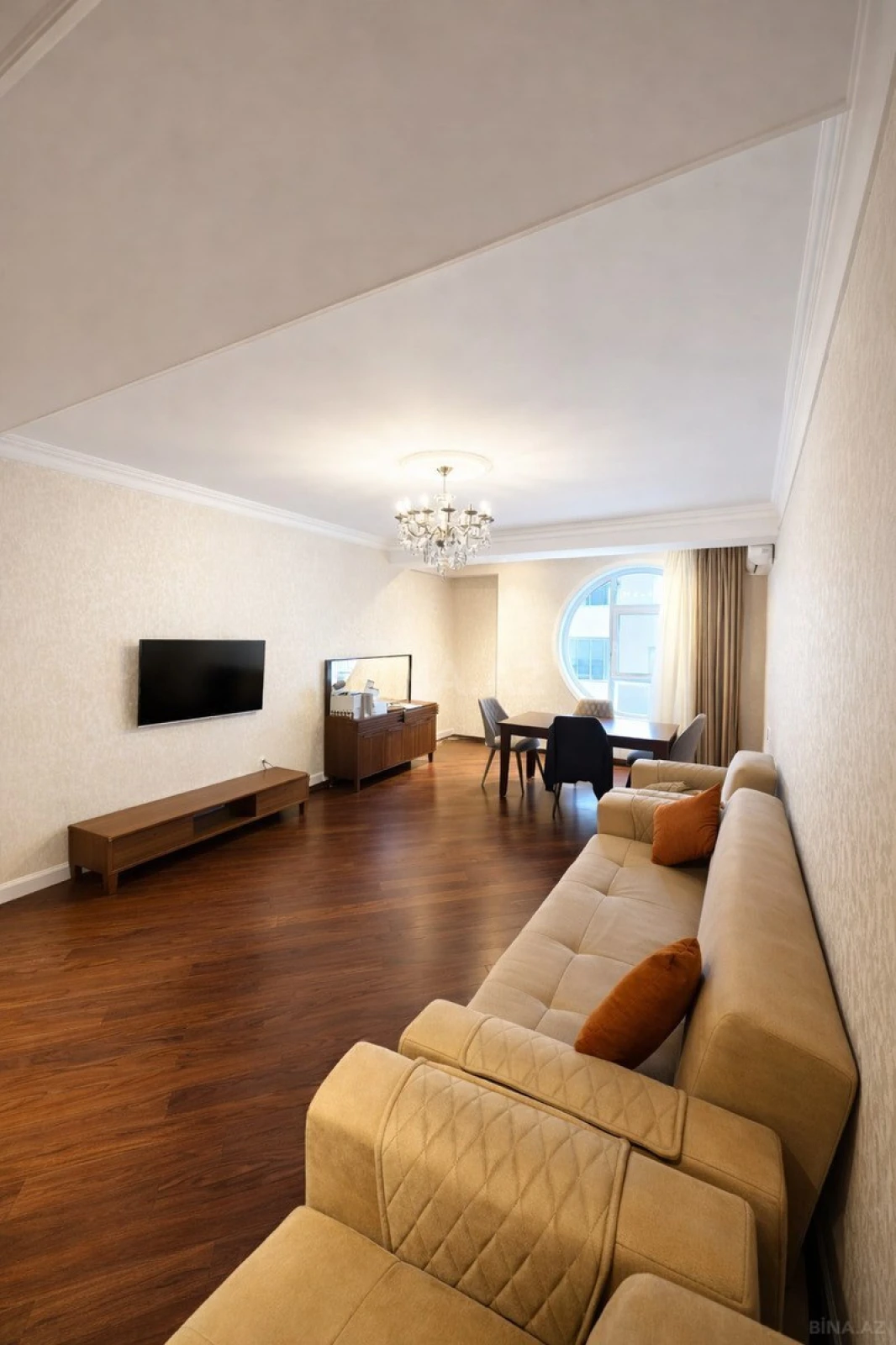 Kirayə verilir 3 otaqlı mənzil 124 m²