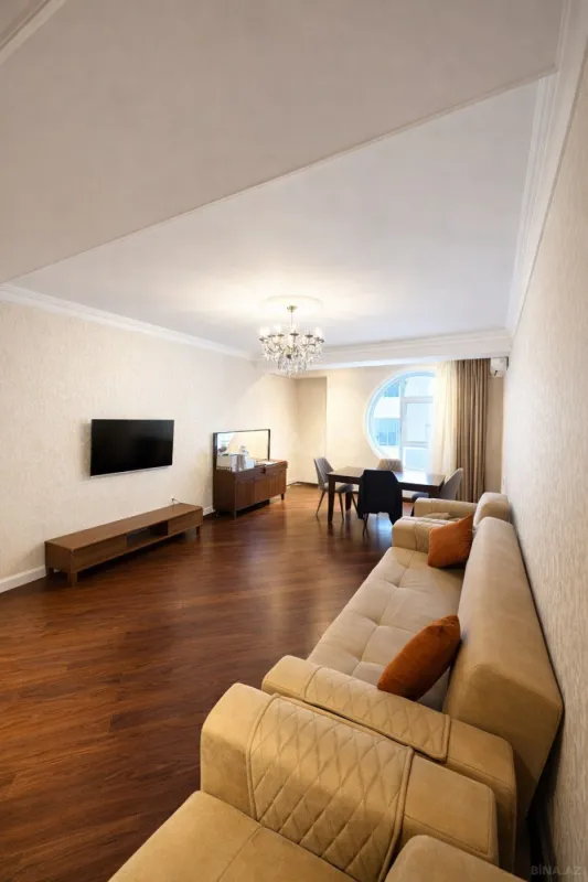 Kirayə verilir 3 otaqlı mənzil 124 m²