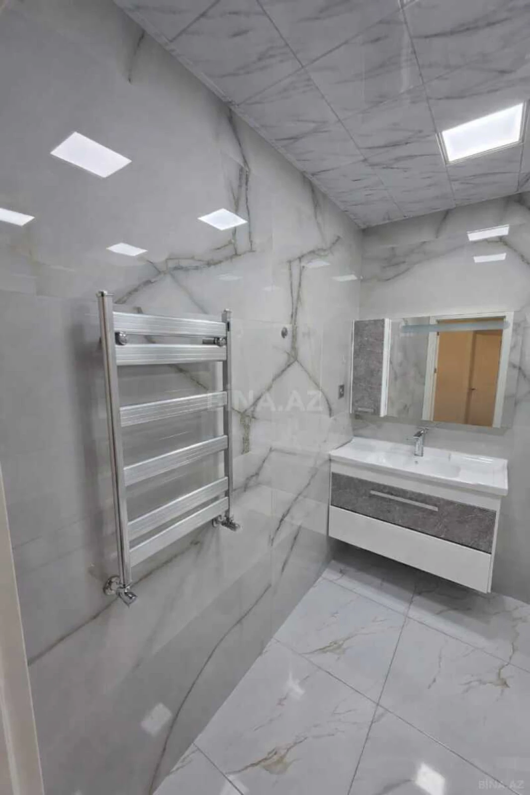 Kirayə verilir 3 otaqlı mənzil 124 m²