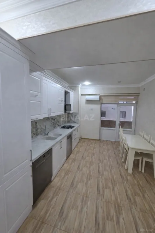 Kirayə verilir 3 otaqlı mənzil 124 m²