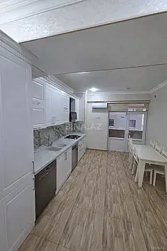 Kirayə verilir 3 otaqlı mənzil 124 m²