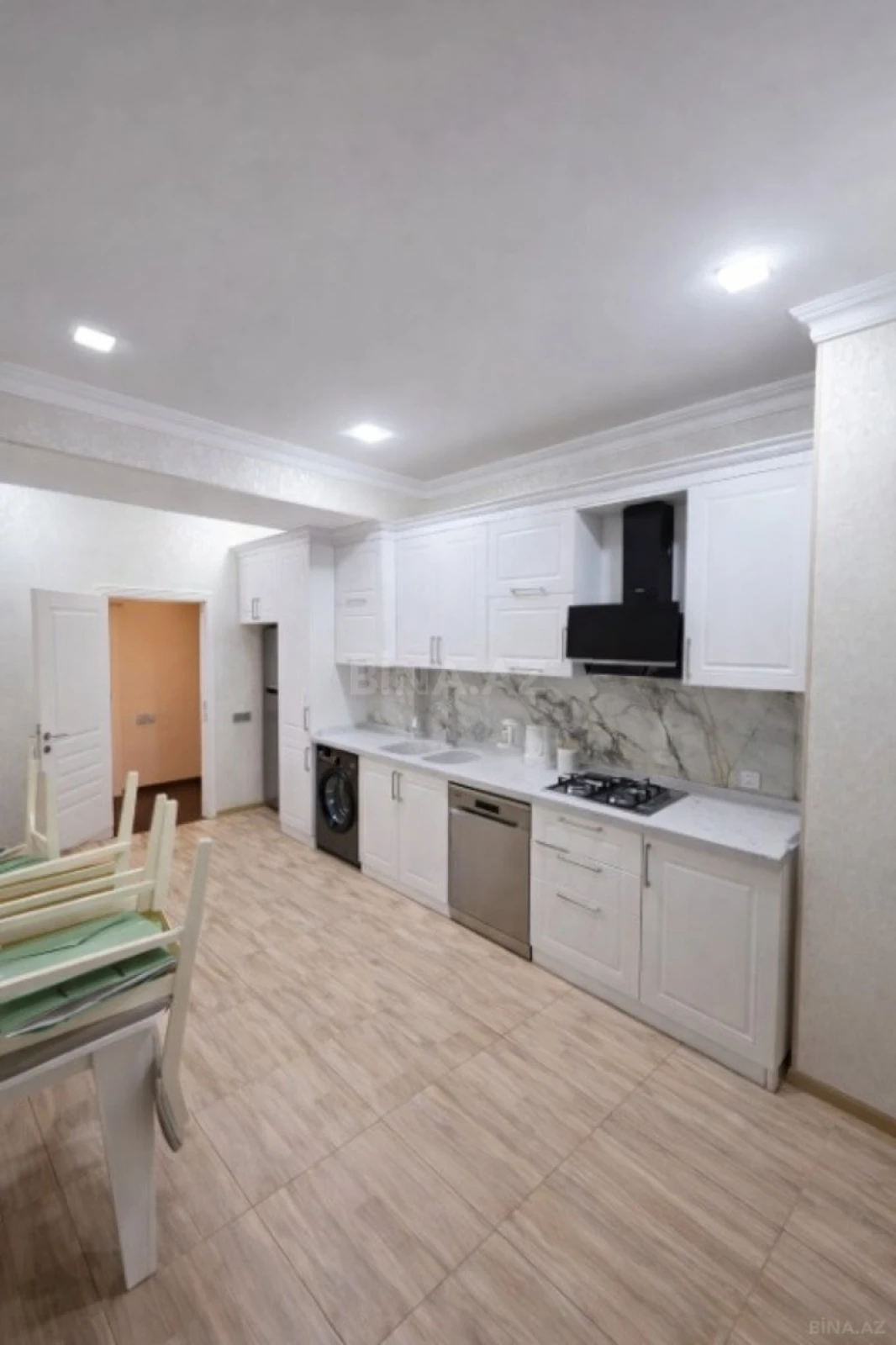 Kirayə verilir 3 otaqlı mənzil 124 m²