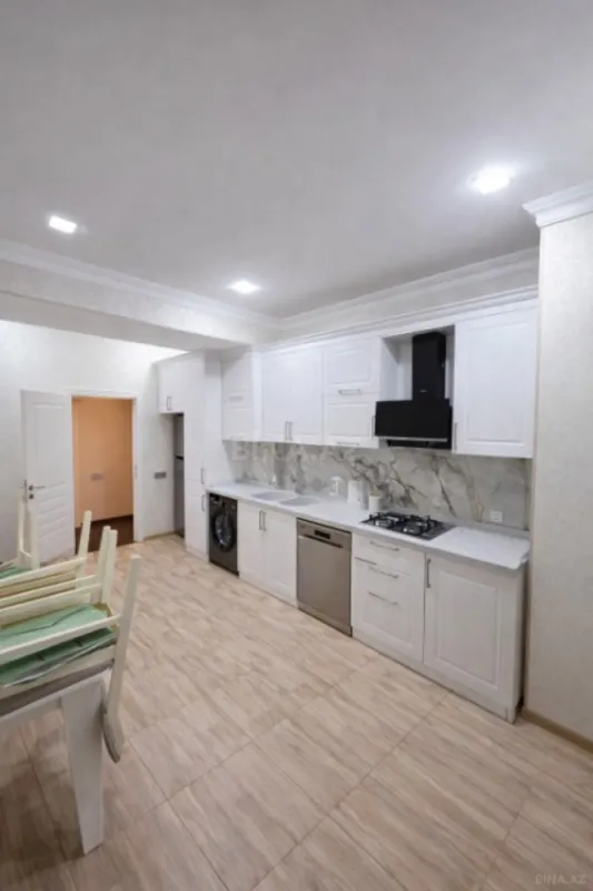 Kirayə verilir 3 otaqlı mənzil 124 m²
