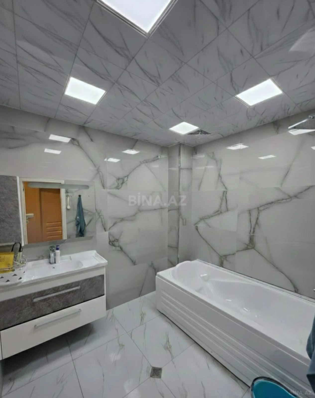 Kirayə verilir 3 otaqlı mənzil 124 m²