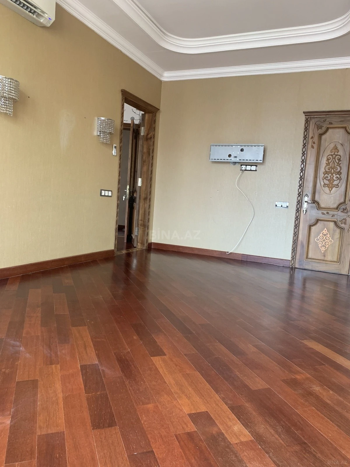 Satılır 3 otaqlı mənzil 123 m²