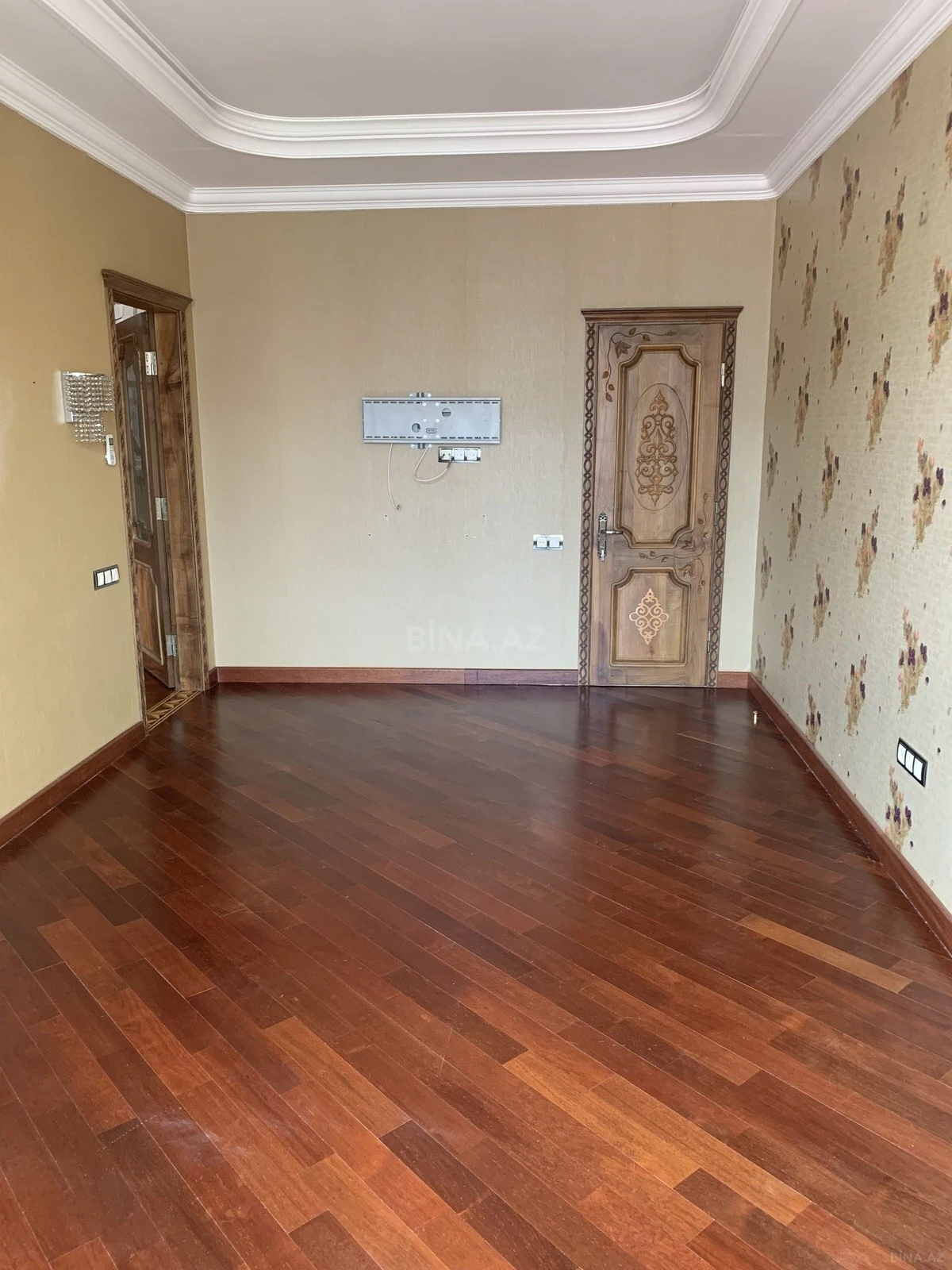 Satılır 3 otaqlı mənzil 123 m²