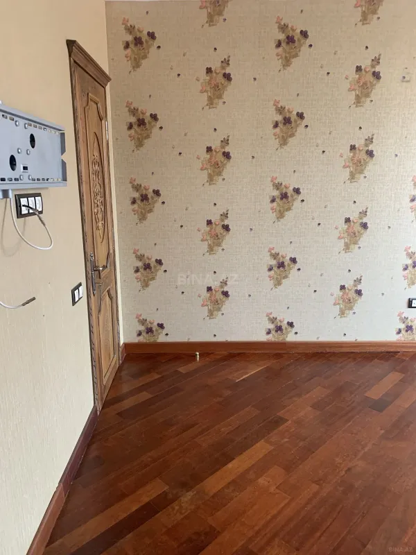 Satılır 3 otaqlı mənzil 123 m²
