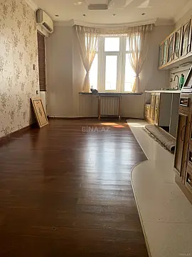 Satılır 3 otaqlı mənzil 123 m²