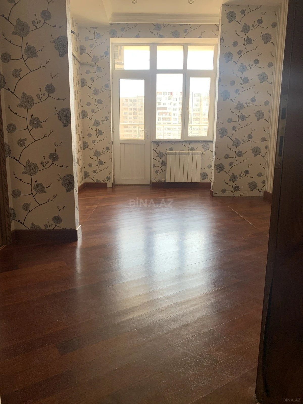 Satılır 3 otaqlı mənzil 123 m²