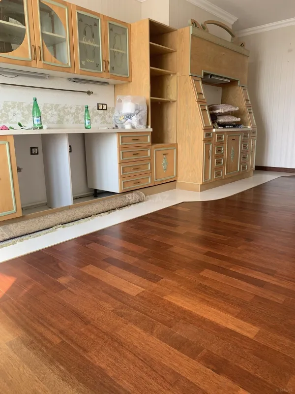 Satılır 3 otaqlı mənzil 123 m²