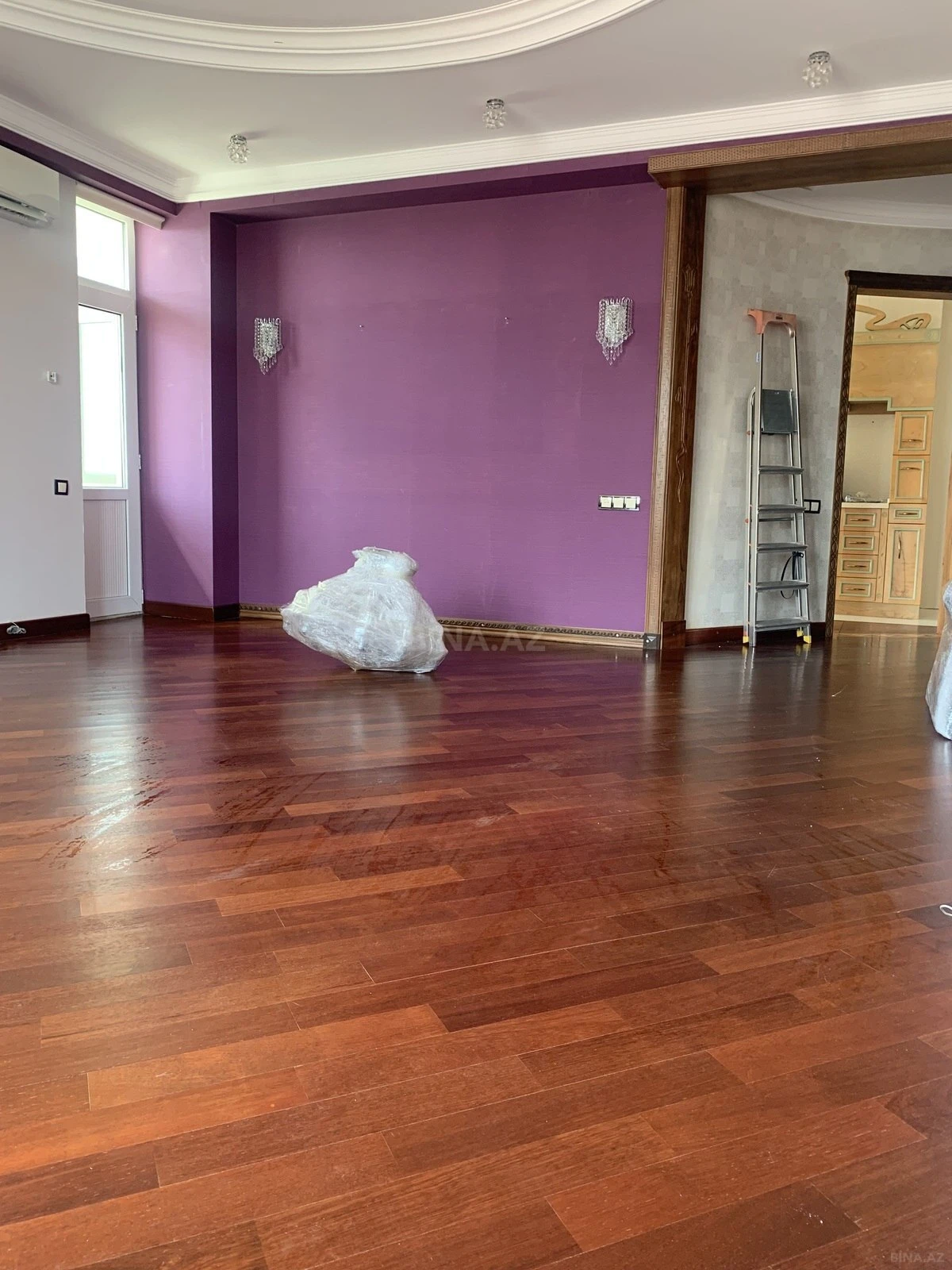 Satılır 3 otaqlı mənzil 123 m²
