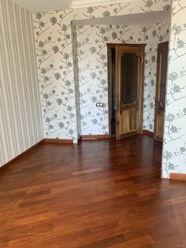 Satılır 3 otaqlı mənzil 123 m²