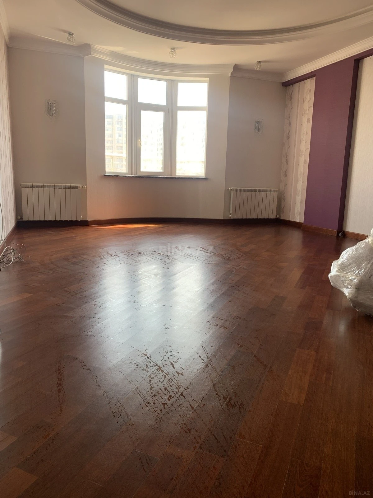 Satılır 3 otaqlı mənzil 123 m²