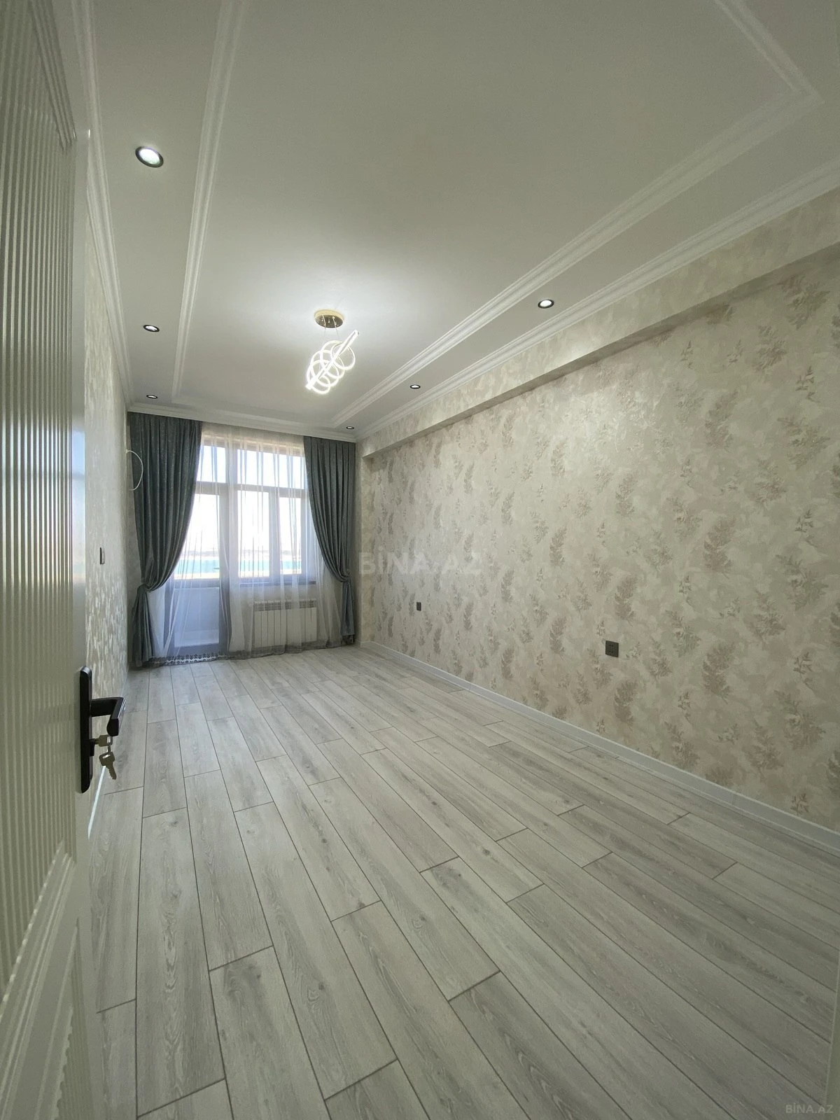 Satılır 2 otaqlı mənzil 71 m²