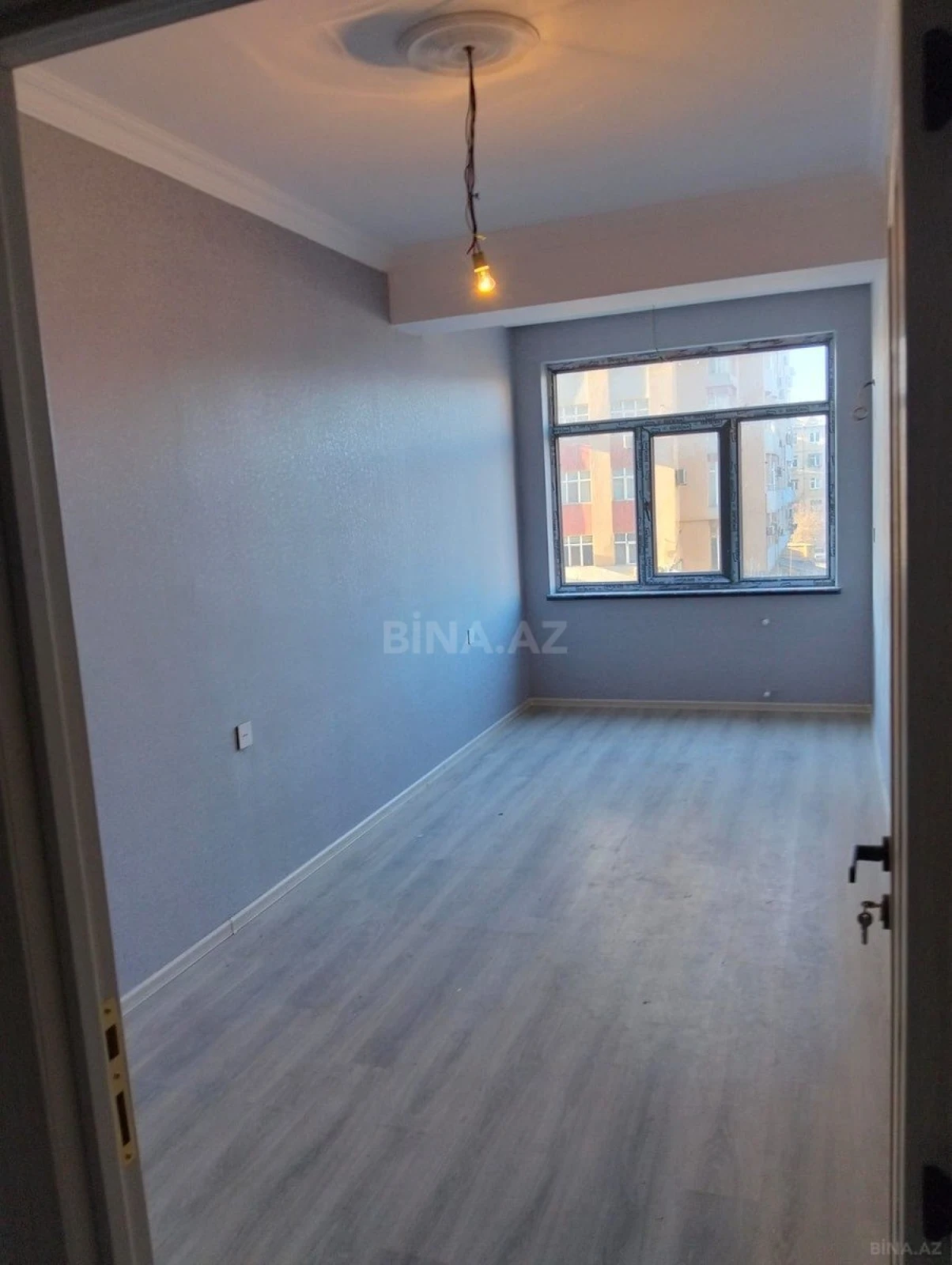 Satılır 2 otaqlı mənzil 74 m²