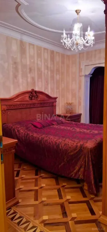 Satılır 5 otaqlı mənzil 150 m²