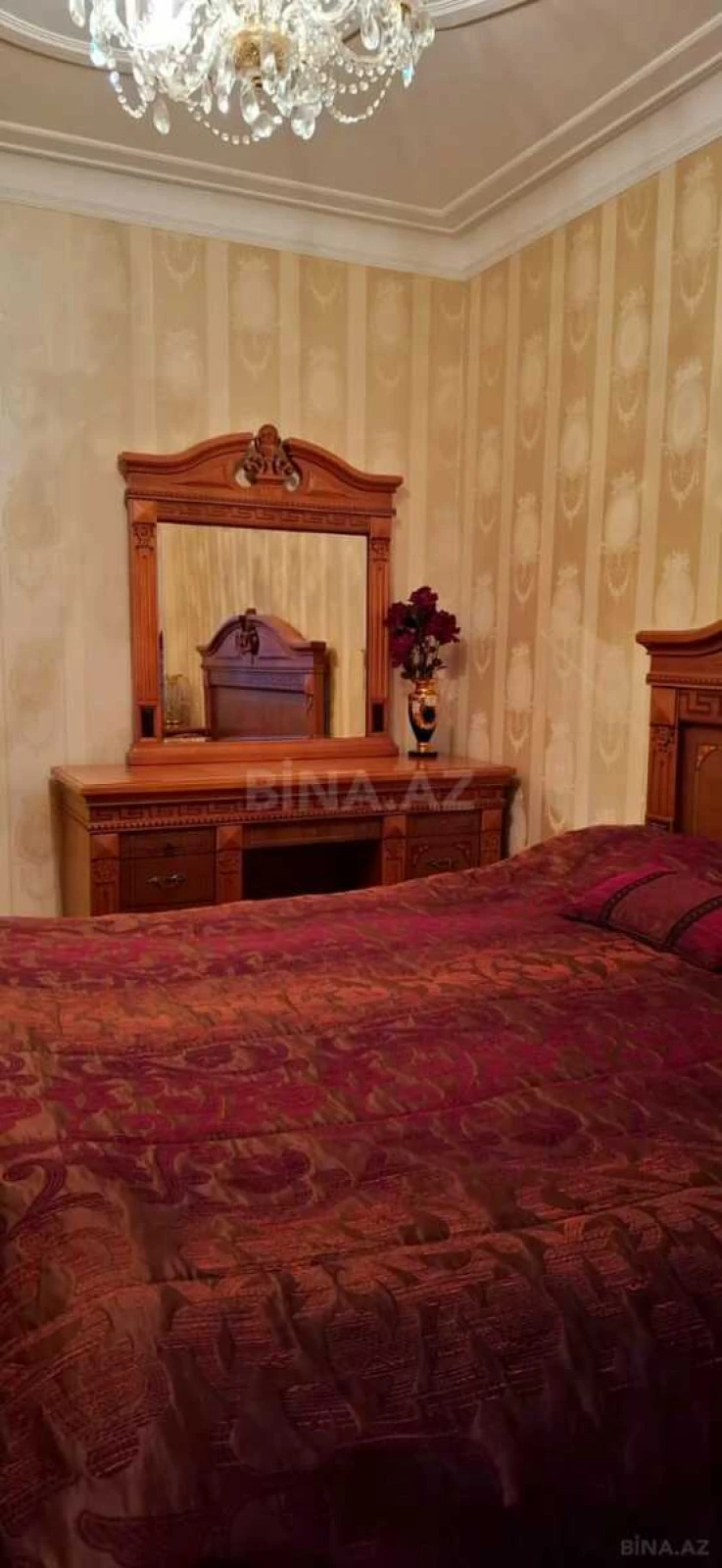 Satılır 5 otaqlı mənzil 150 m²