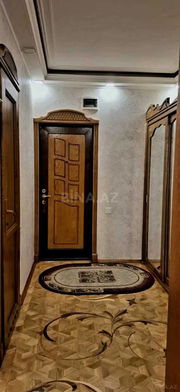 Satılır 5 otaqlı mənzil 150 m²