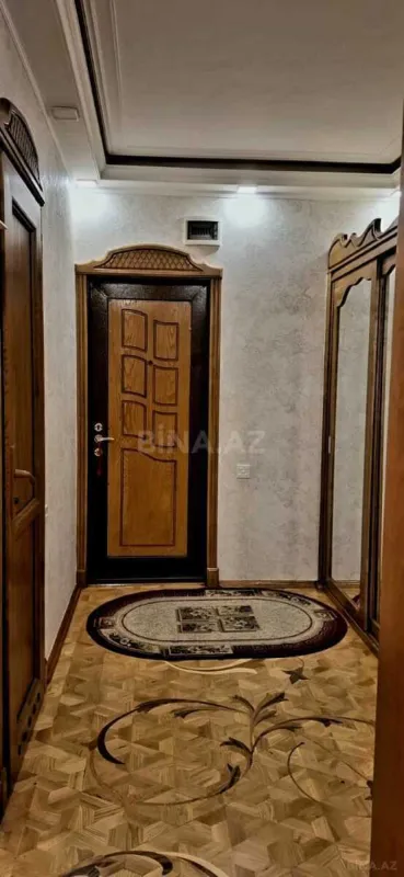 Satılır 5 otaqlı mənzil 150 m²