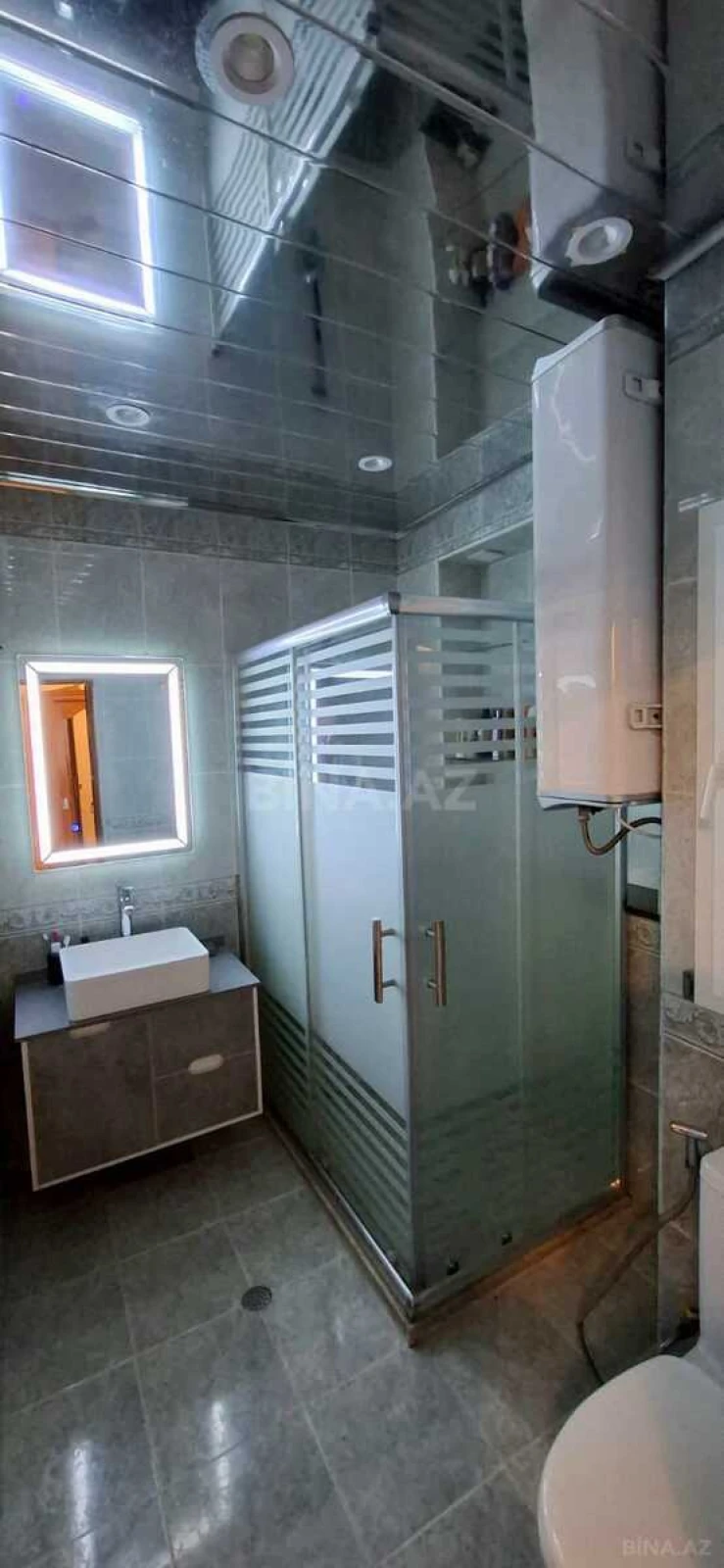 Satılır 5 otaqlı mənzil 150 m²