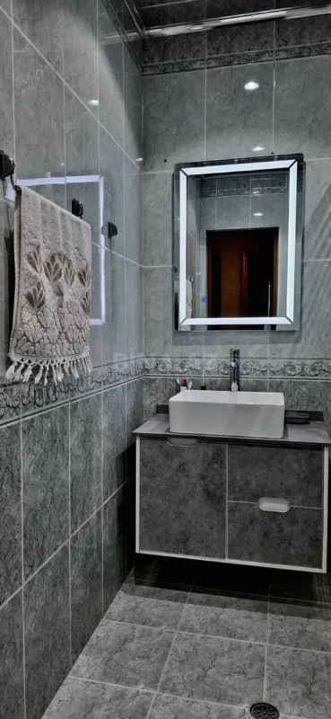 Satılır 5 otaqlı mənzil 150 m²