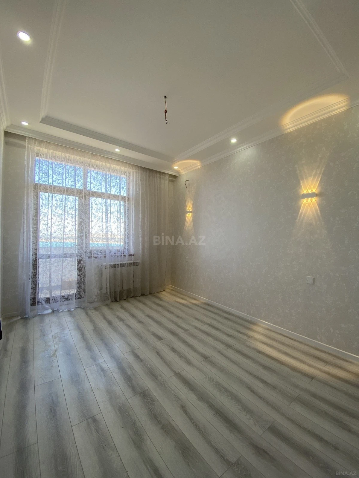 Satılır 3 otaqlı mənzil 92 m²