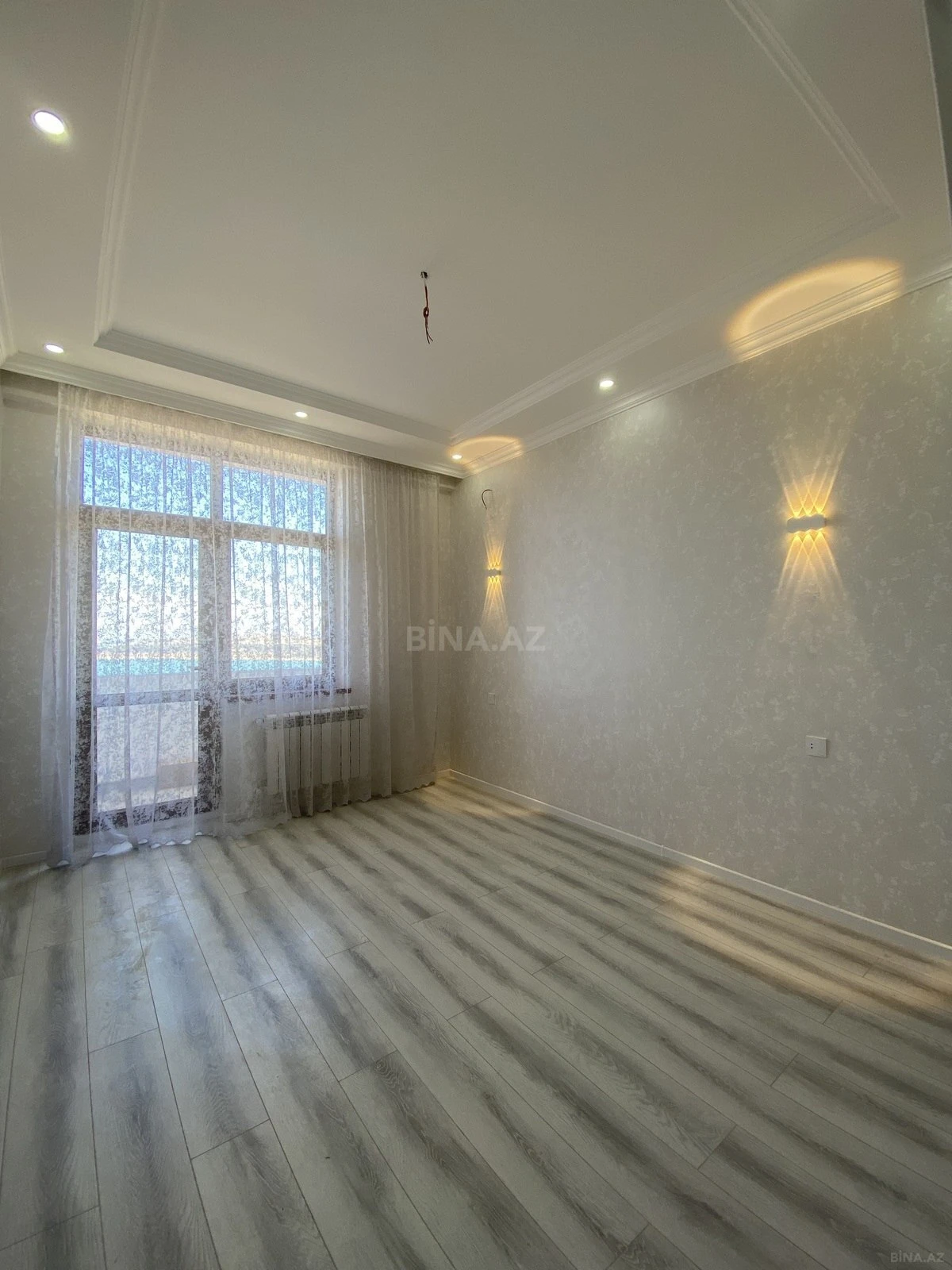 Satılır 3 otaqlı mənzil 92 m²