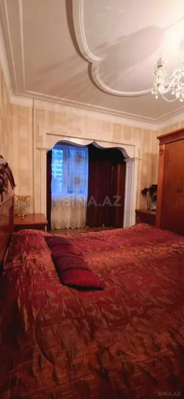 Satılır 5 otaqlı mənzil 150 m²