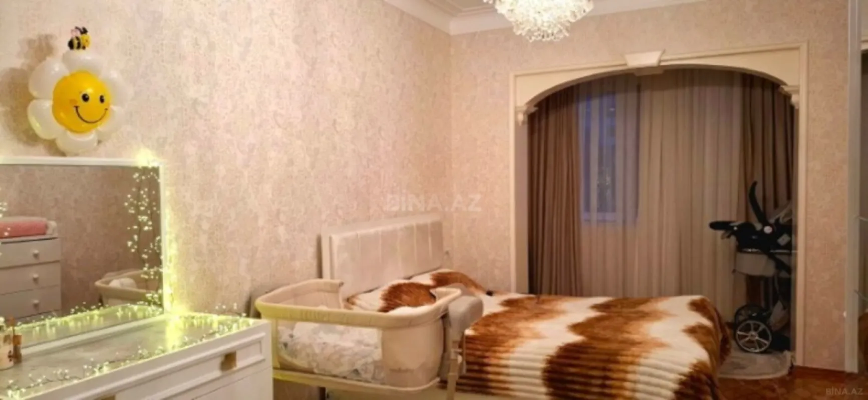 Satılır 5 otaqlı mənzil 150 m²