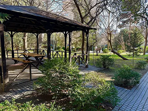 Satılır 5 otaqlı mənzil 150 m²