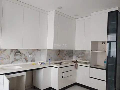 Satılır 3 otaqlı mənzil 136 m²