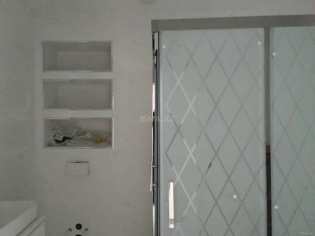 Satılır 3 otaqlı mənzil 136 m²