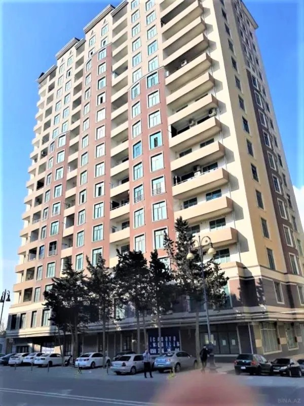 Satılır 3 otaqlı mənzil 136 m²