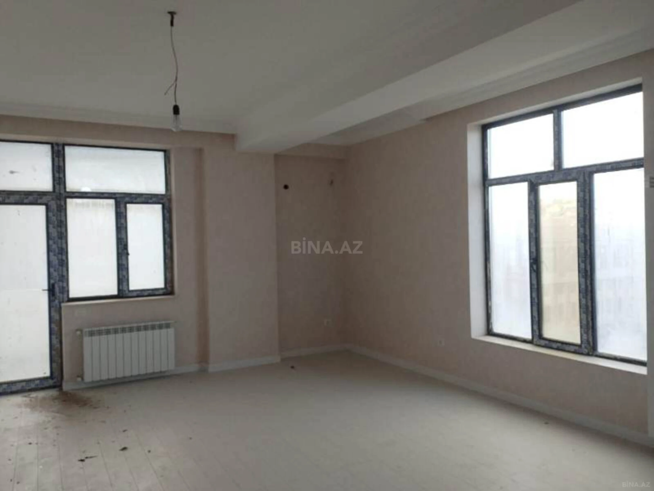 Satılır 3 otaqlı mənzil 136 m²