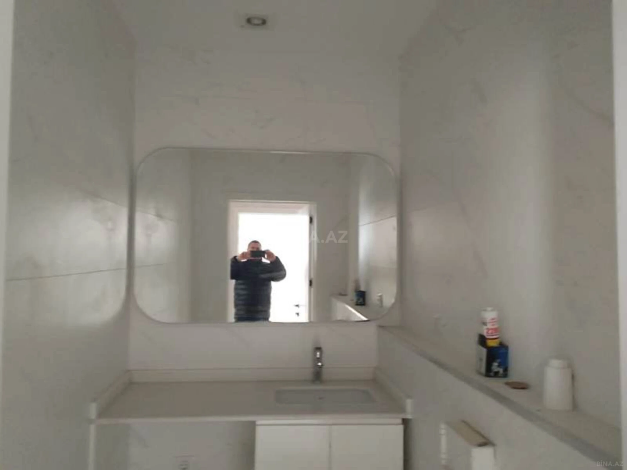 Satılır 3 otaqlı mənzil 136 m²