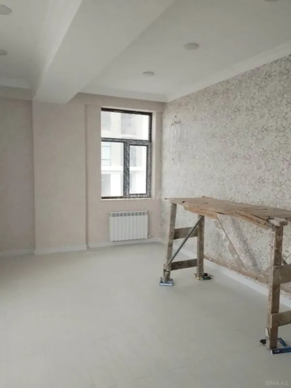 Satılır 3 otaqlı mənzil 136 m²