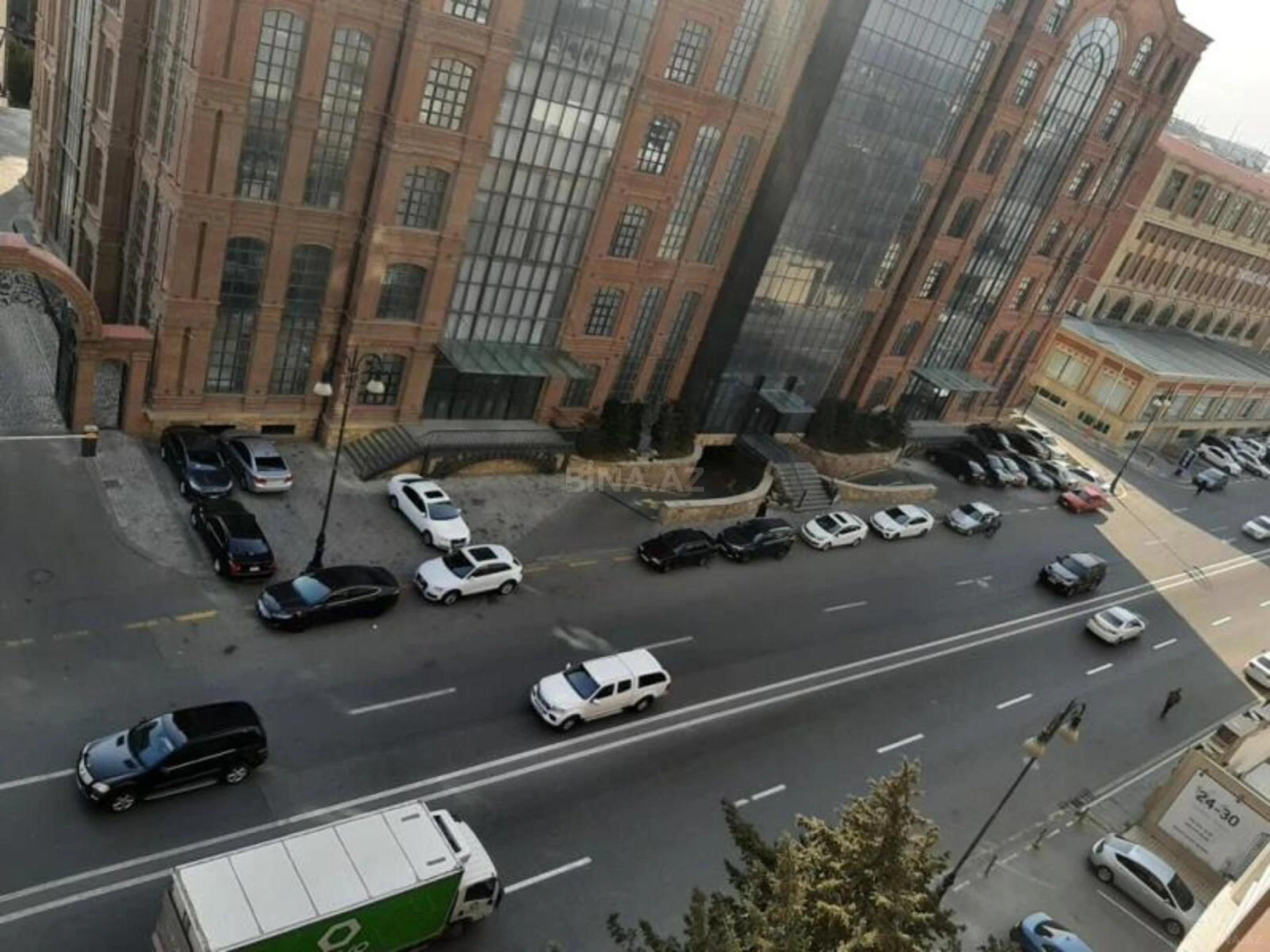 Satılır 3 otaqlı mənzil 136 m²