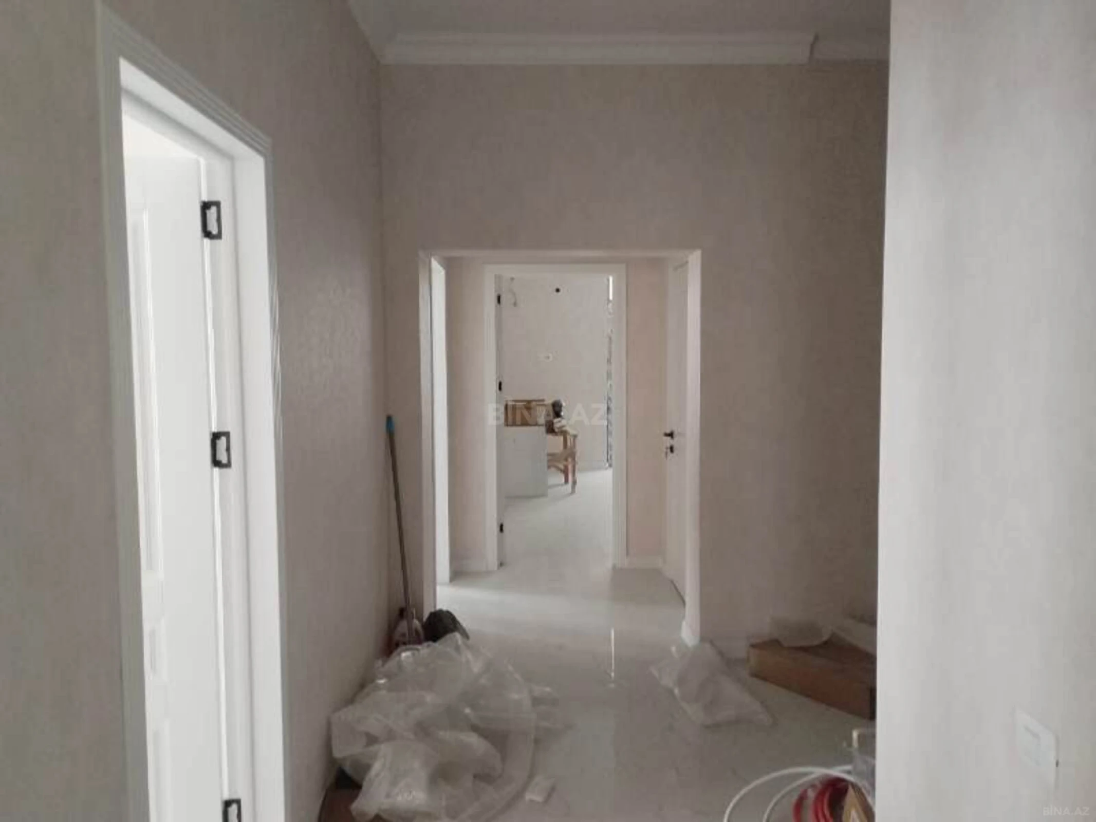 Satılır 3 otaqlı mənzil 136 m²