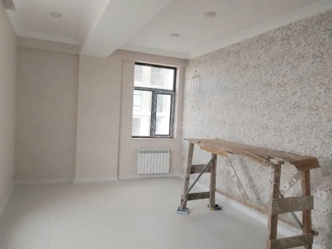 Satılır 3 otaqlı mənzil 136 m²