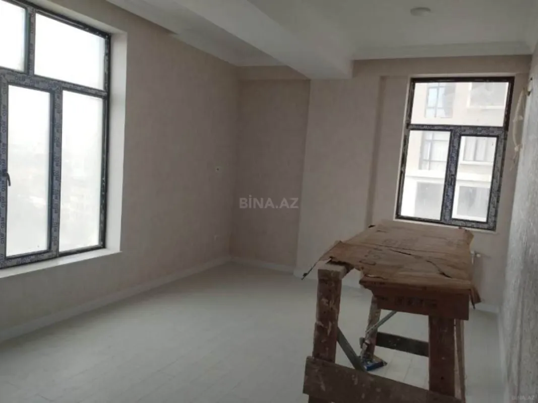 Satılır 3 otaqlı mənzil 136 m²