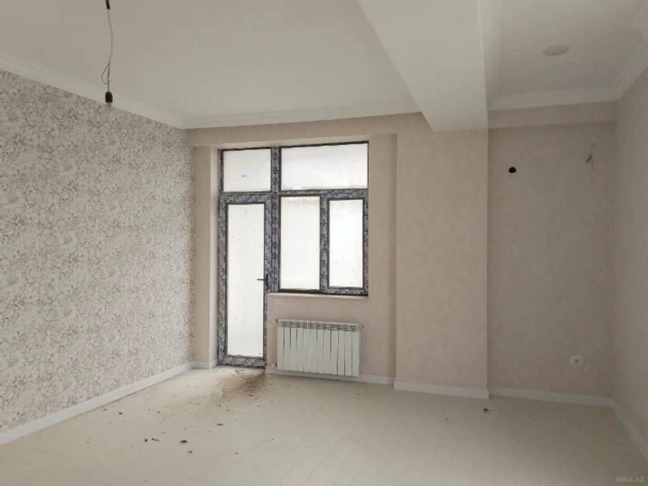 Satılır 3 otaqlı mənzil 136 m²