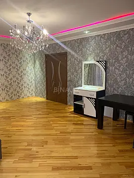 Kirayə verilir 4 otaqlı mənzil 110 m²