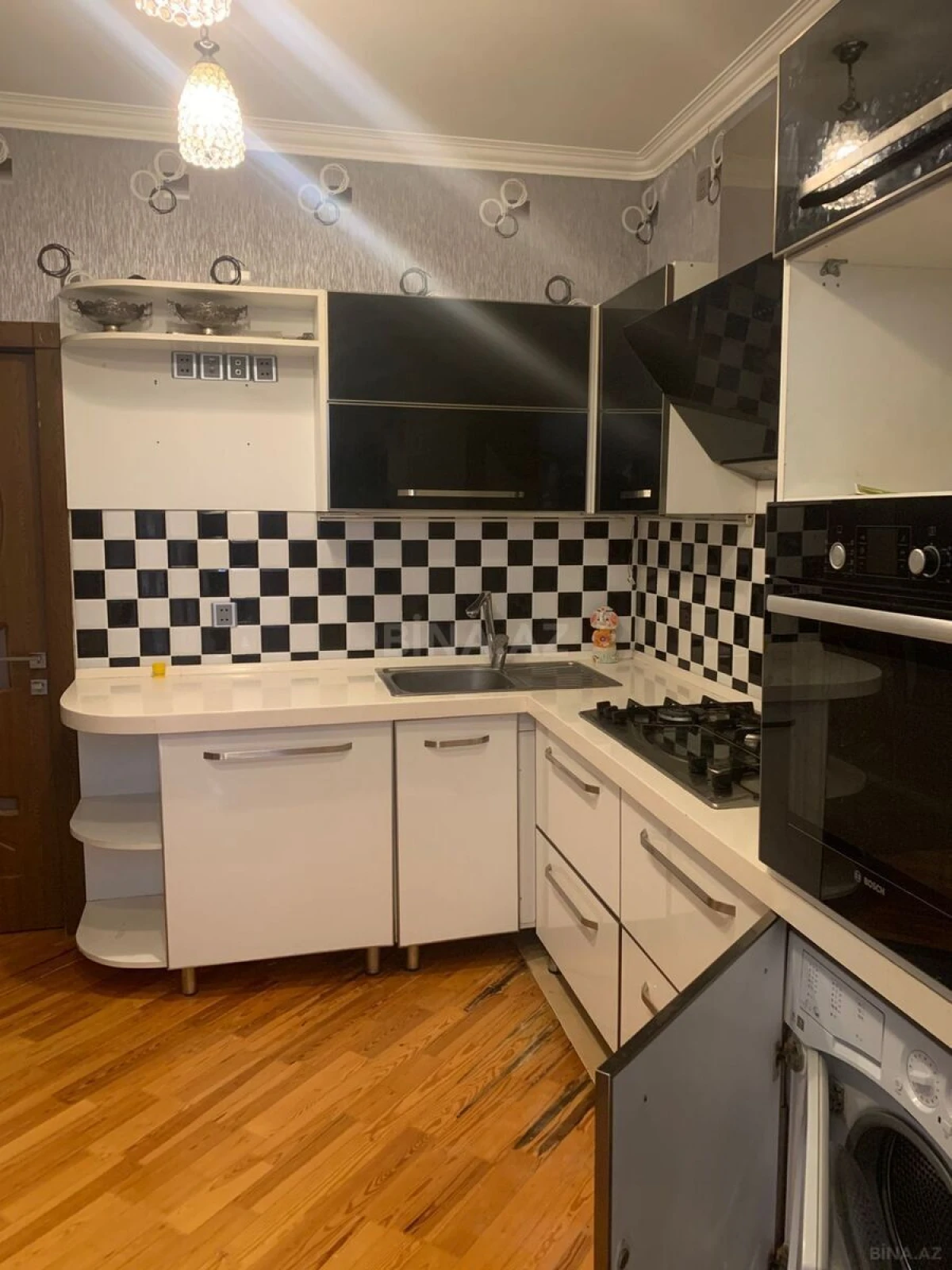 Kirayə verilir 4 otaqlı mənzil 110 m²