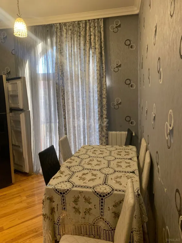 Kirayə verilir 4 otaqlı mənzil 110 m²
