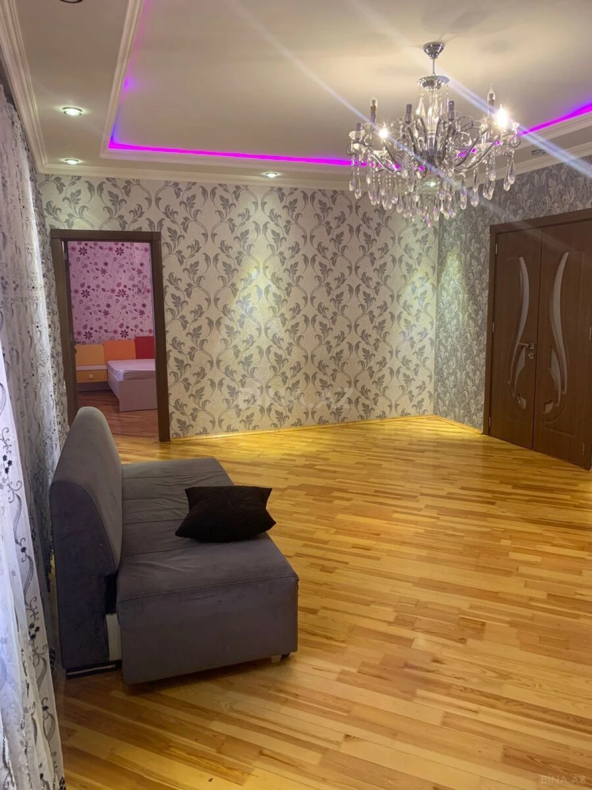 Kirayə verilir 4 otaqlı mənzil 110 m²