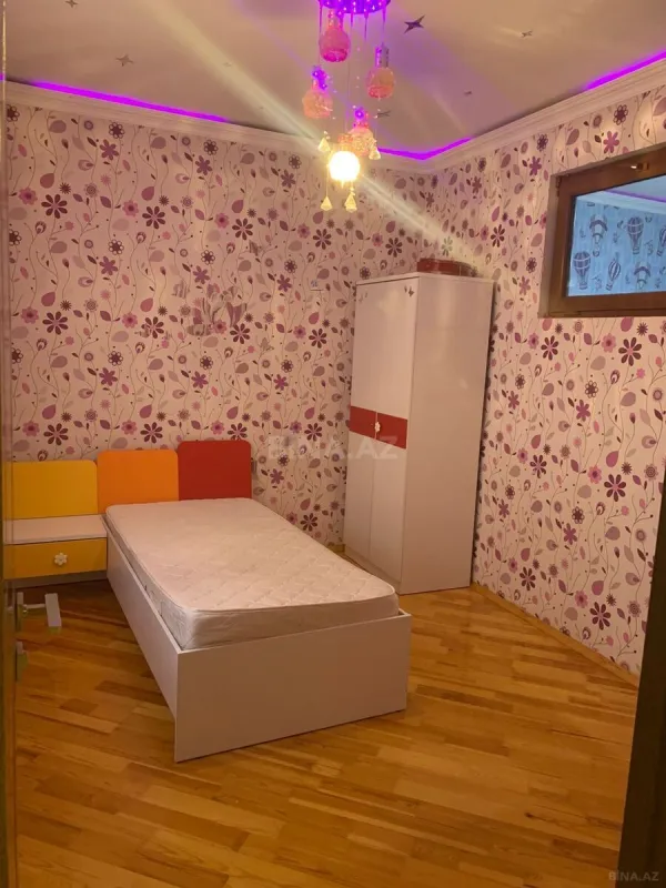 Kirayə verilir 4 otaqlı mənzil 110 m²